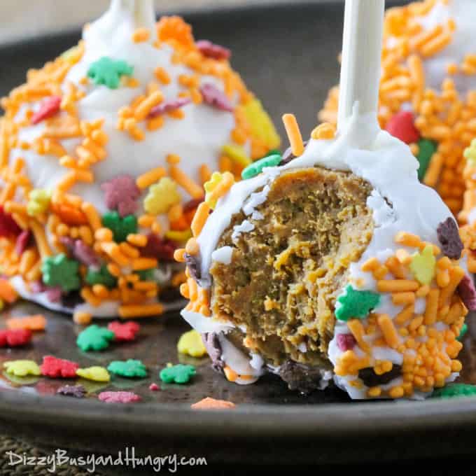 Oodles of fall cake pops to WOW! your guests and the Thanksgiving festivities.