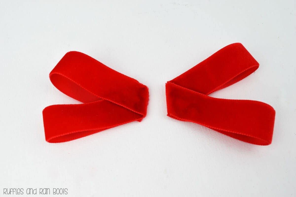 DIY wreath bow tutorial using ribbon