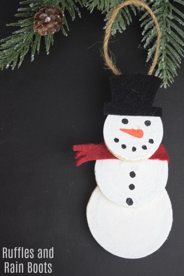 Adorable Snowman Ornament made in 15 minutes or less