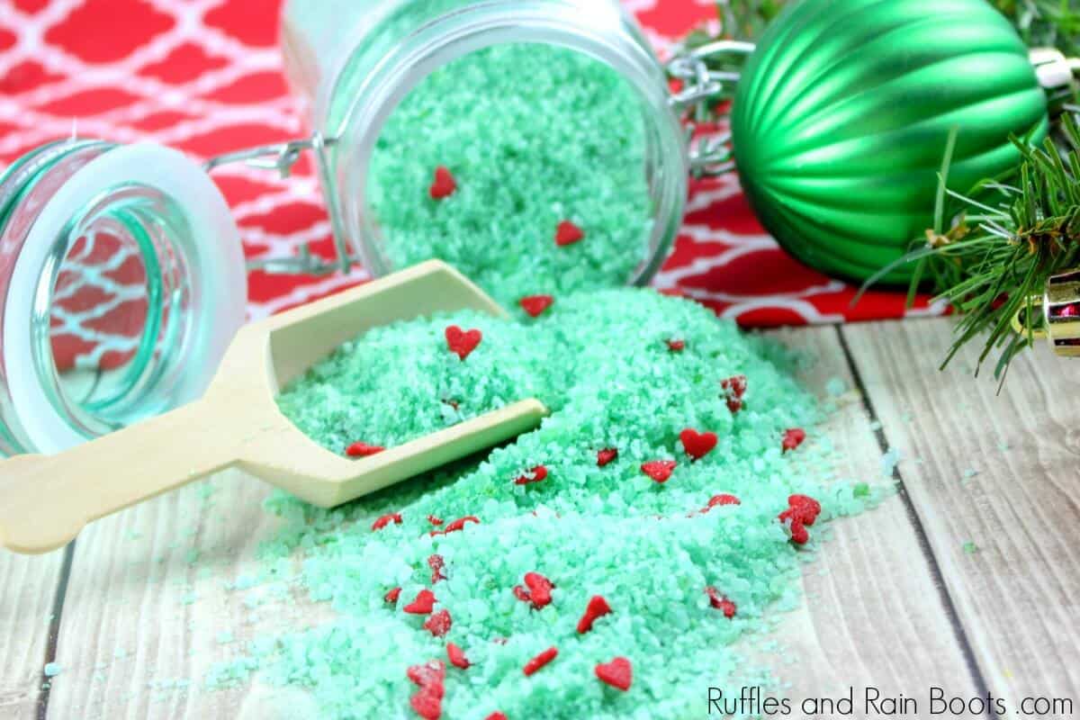 The Best Grinch DIY Craft - Fun Christmas Bath Soak