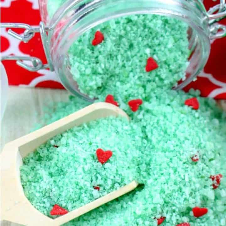 grinch bath bomb