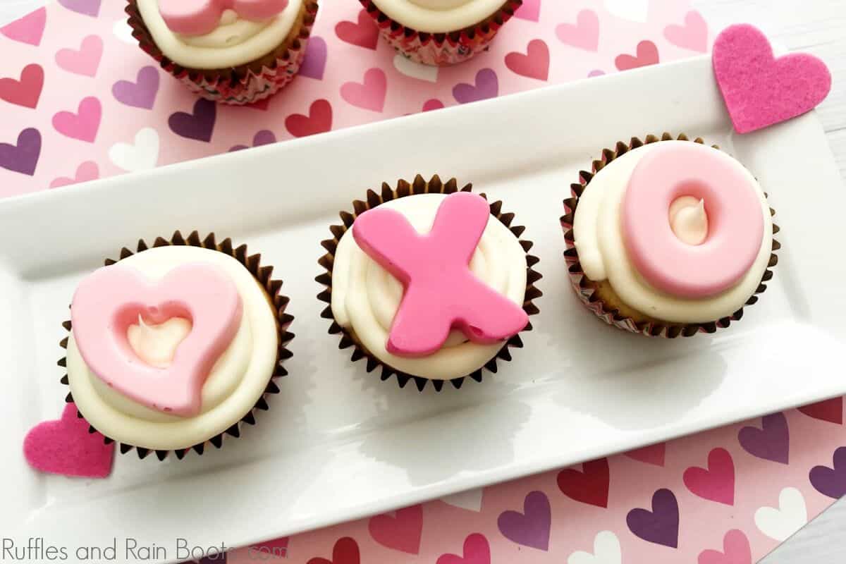 Hugs and Kisses Cupcakes for Valentines Day