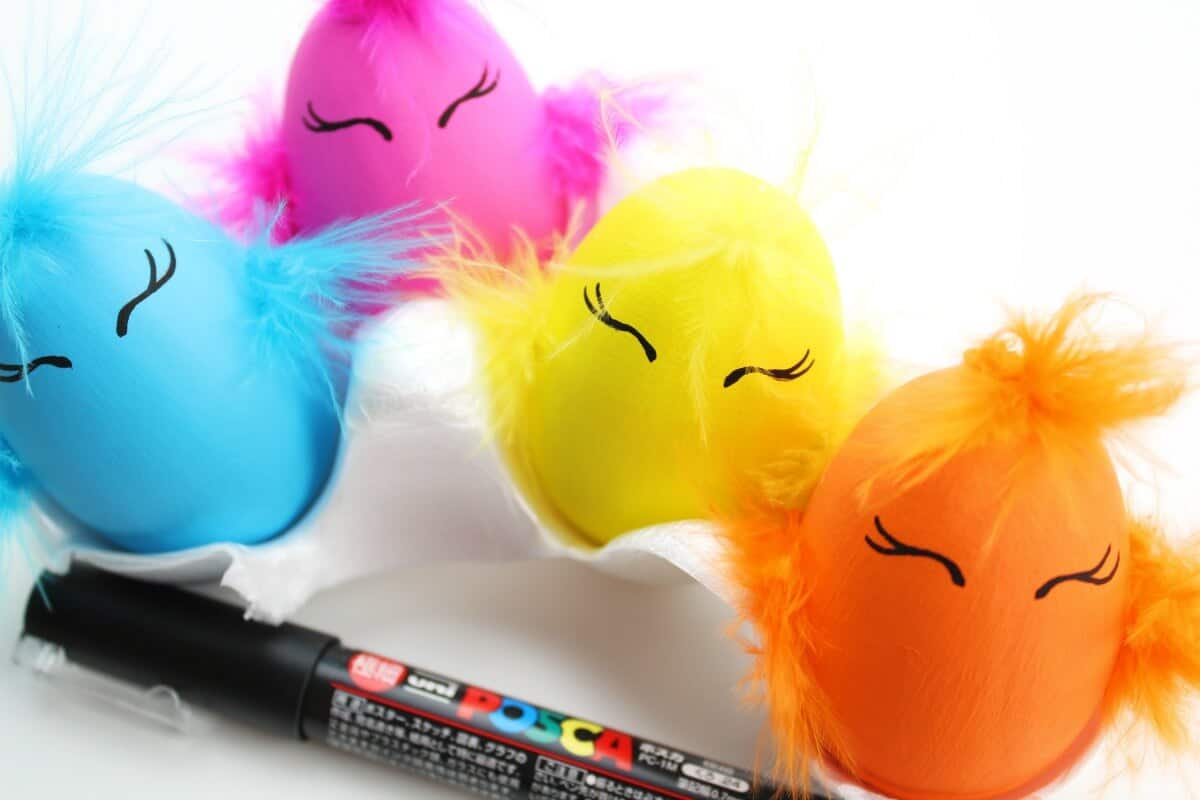 draw on baby chick Easter egg eyes with paint pen