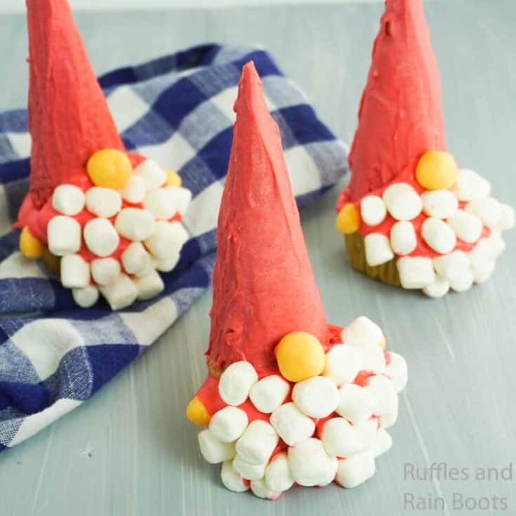 how to make easy gnome cupcakes with marshmallows