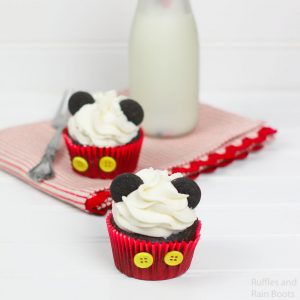 This Easy Mickey Cupcake Decorating Idea is So Fun!