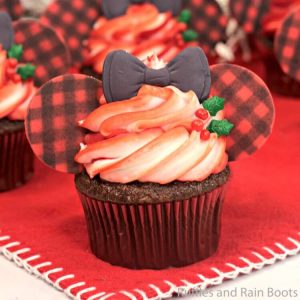 These Buffalo Check Minnie Cupcakes are a Christmas Treat!