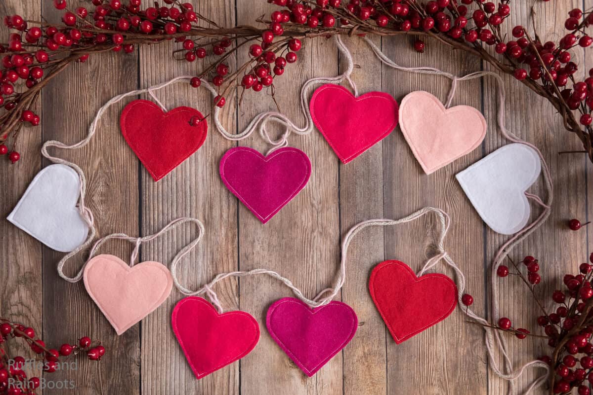 how to make a valentines garland on the cricut or silhouette