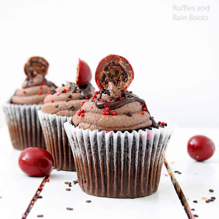 how to make chocolate cupcakes with cherries