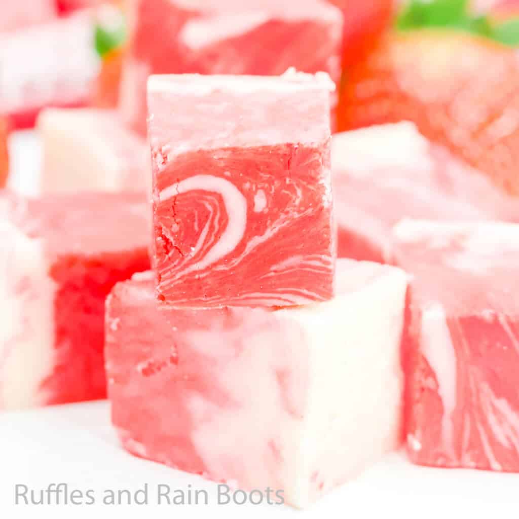 how to make strawberry flavored fudge