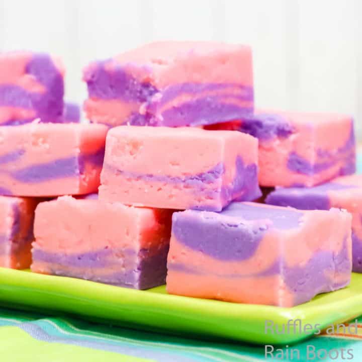 Make This Easy Cotton Candy Fudge For An Easy Party Treat!