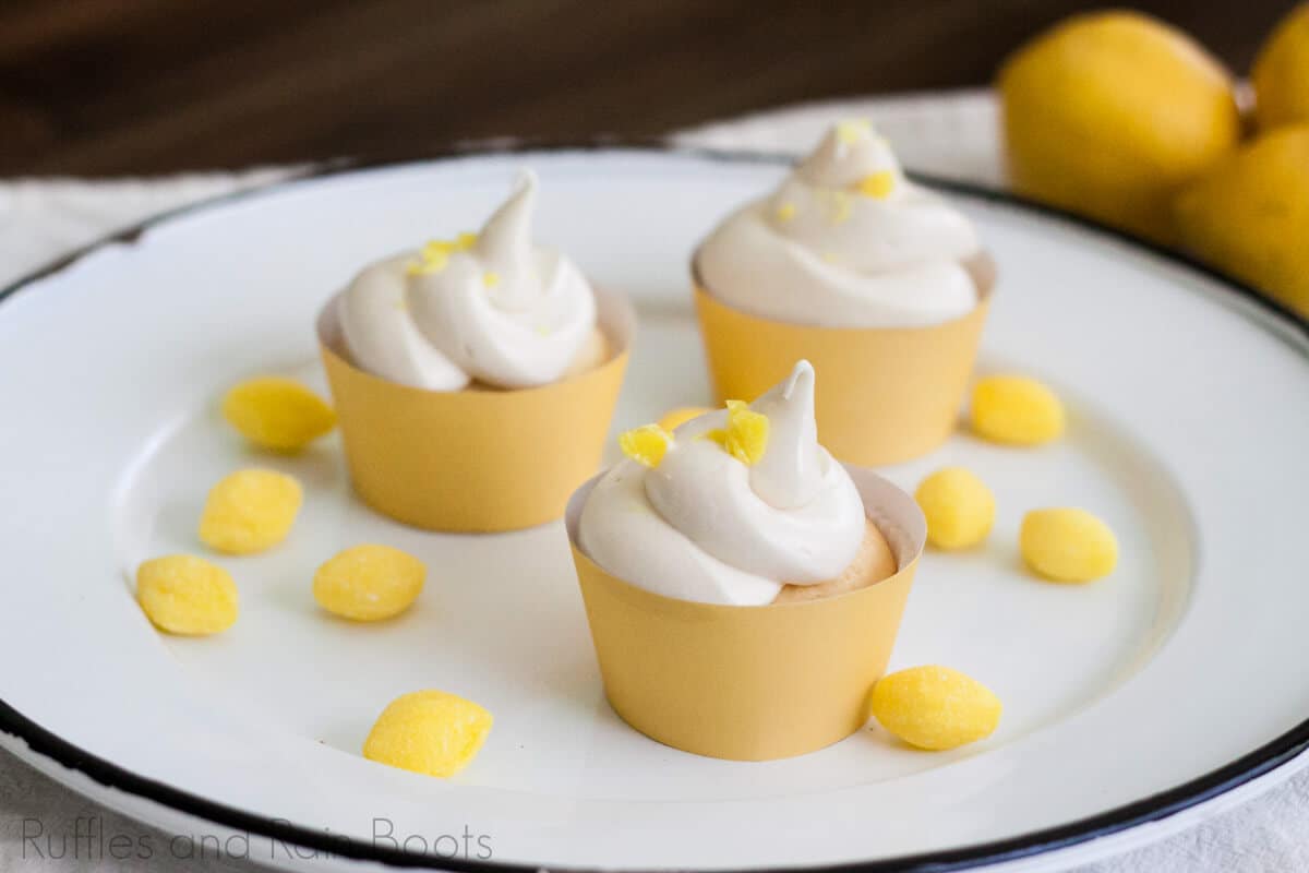 make easy lemonade cupcakes for a summer pool party