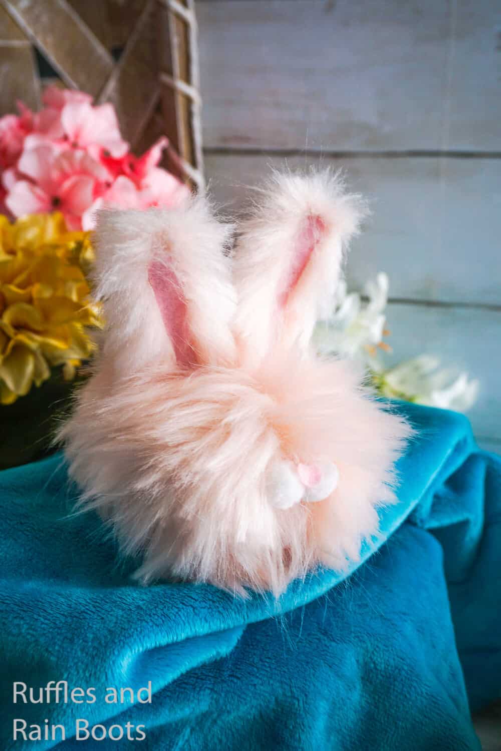 how to make a bunny from a pom pom