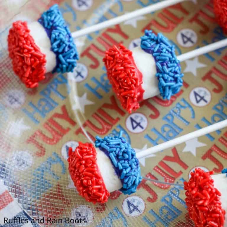 These Patriotic Dipped Marshmallows are an Awesome Kid-Made July 4th Treat!