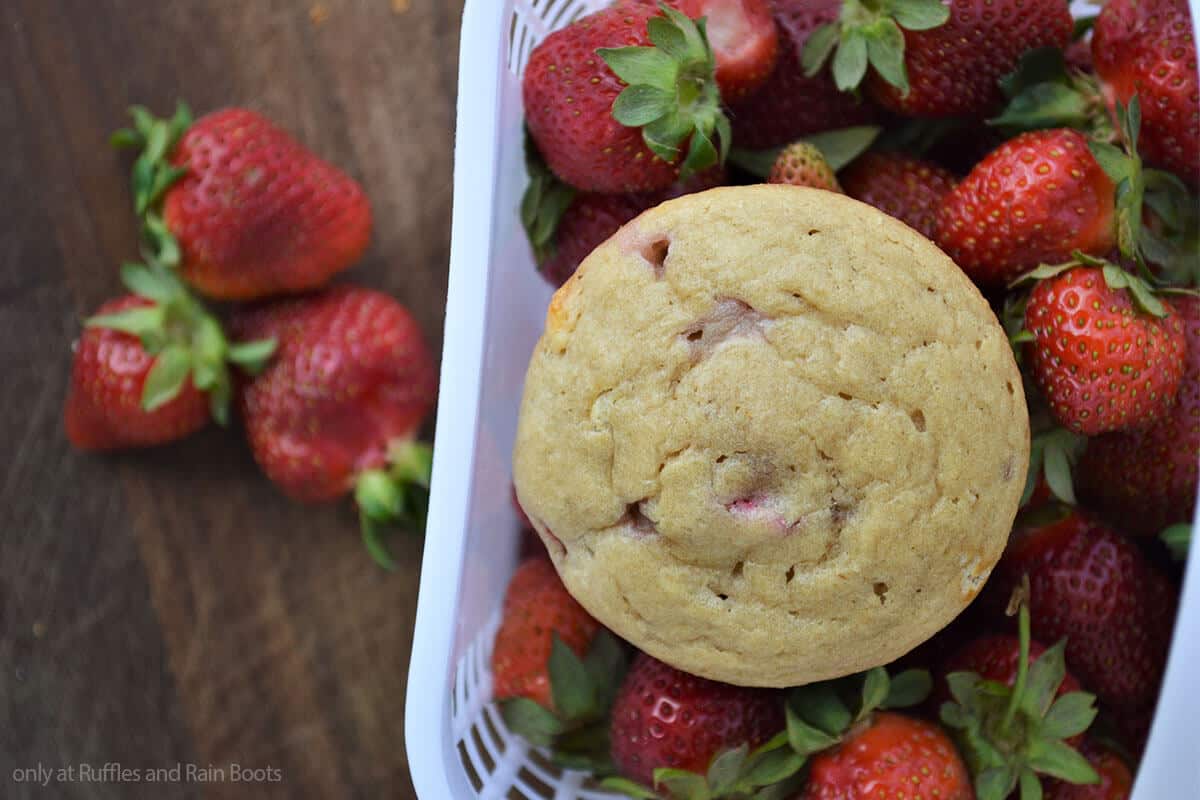 easy strawberry muffin recipe overhead view