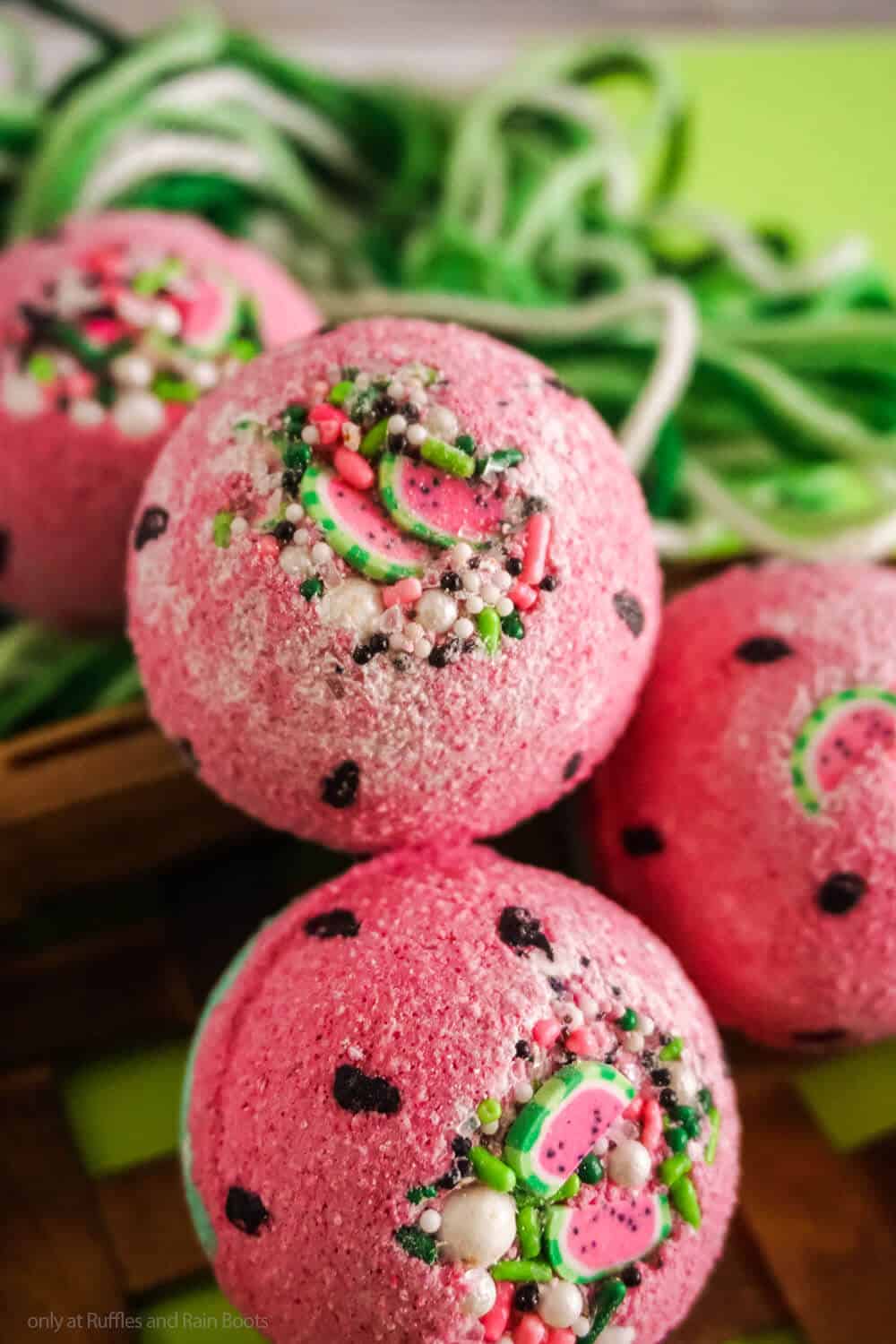 how to make embed bath bombs with watermelon scent