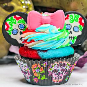 Day of the Dead Minnie Cupcakes are the Best Dia de los Muertos Treat!