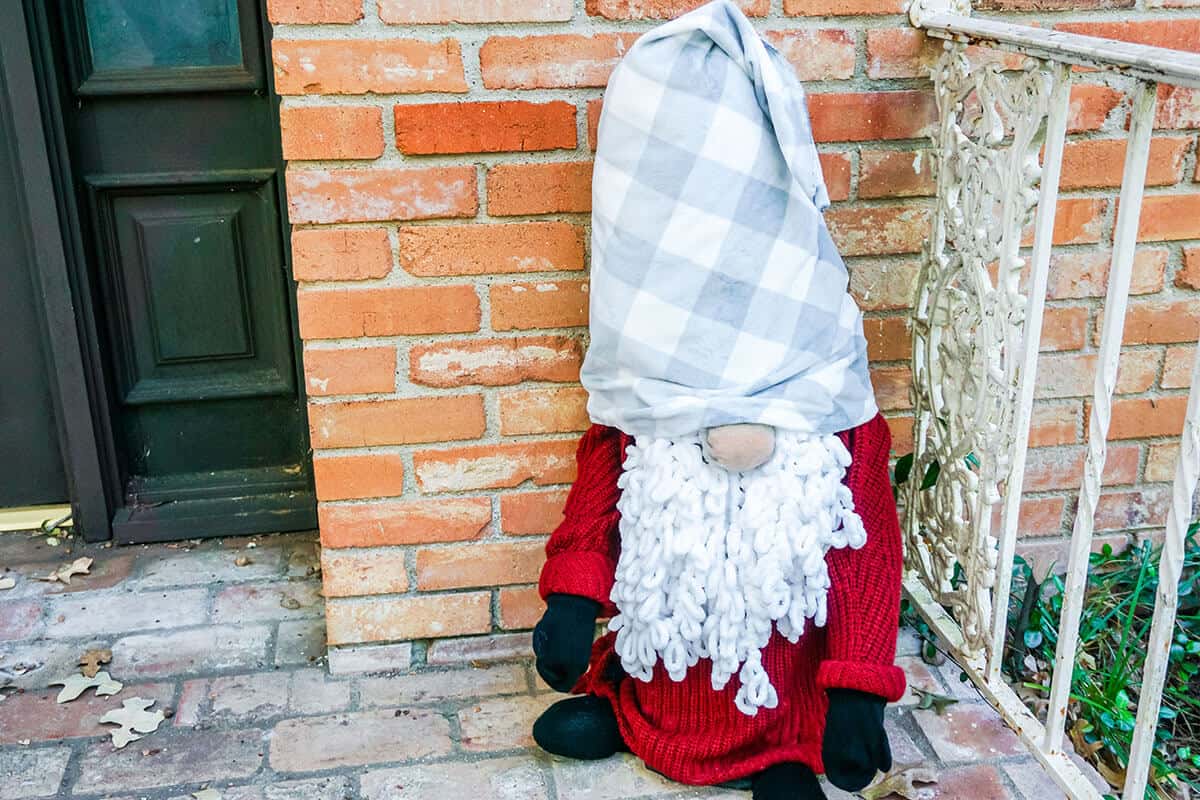 easy DIY farmhouse gnome for porch decor