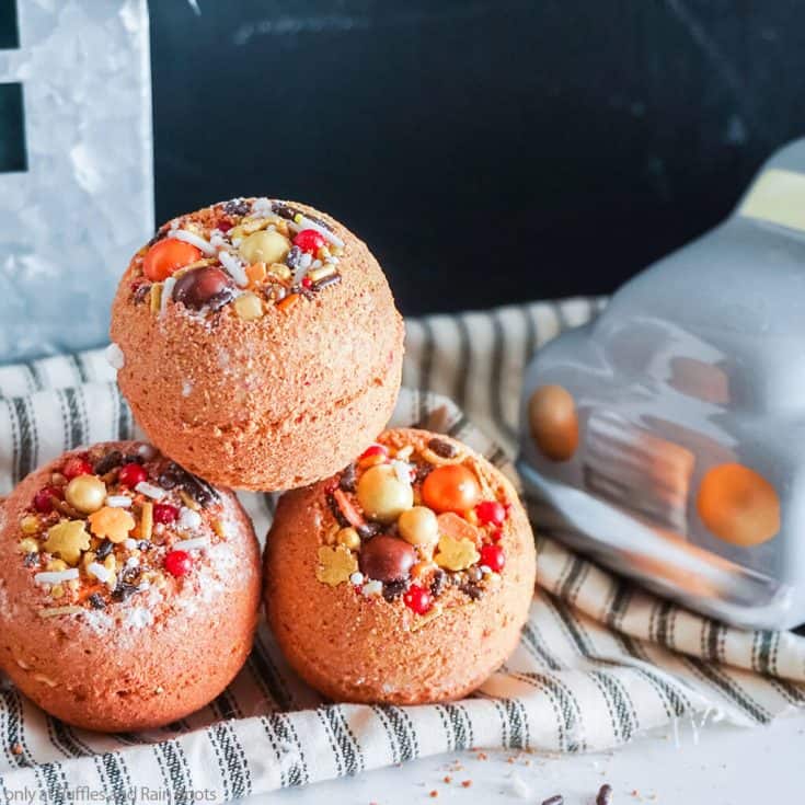 fall embed bath bomb recipe with pumpkin flavoring