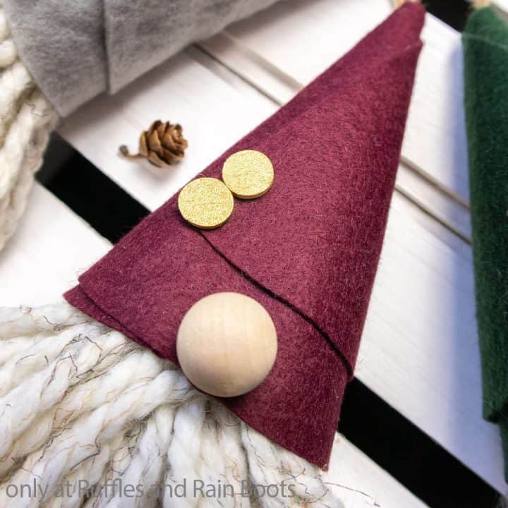 DIY Pom Pom Gnomes A Beginner Gnome Ornament That Only Takes Minutes!