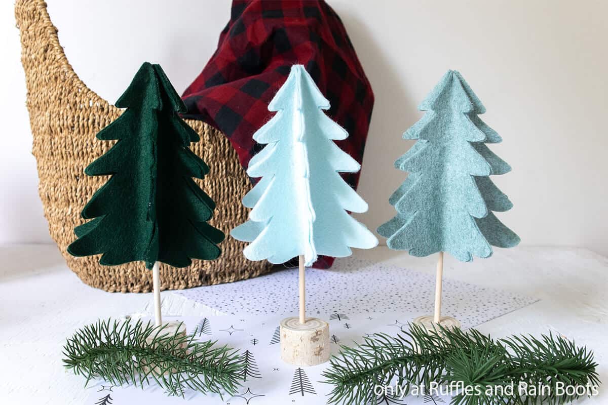 farmhouse christmas tree craft for the holidays