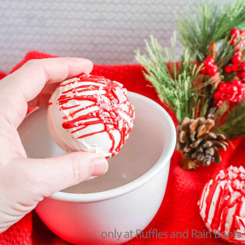 These Peppermint Hot Cocoa Bombs are So Easy and Fun to Make!