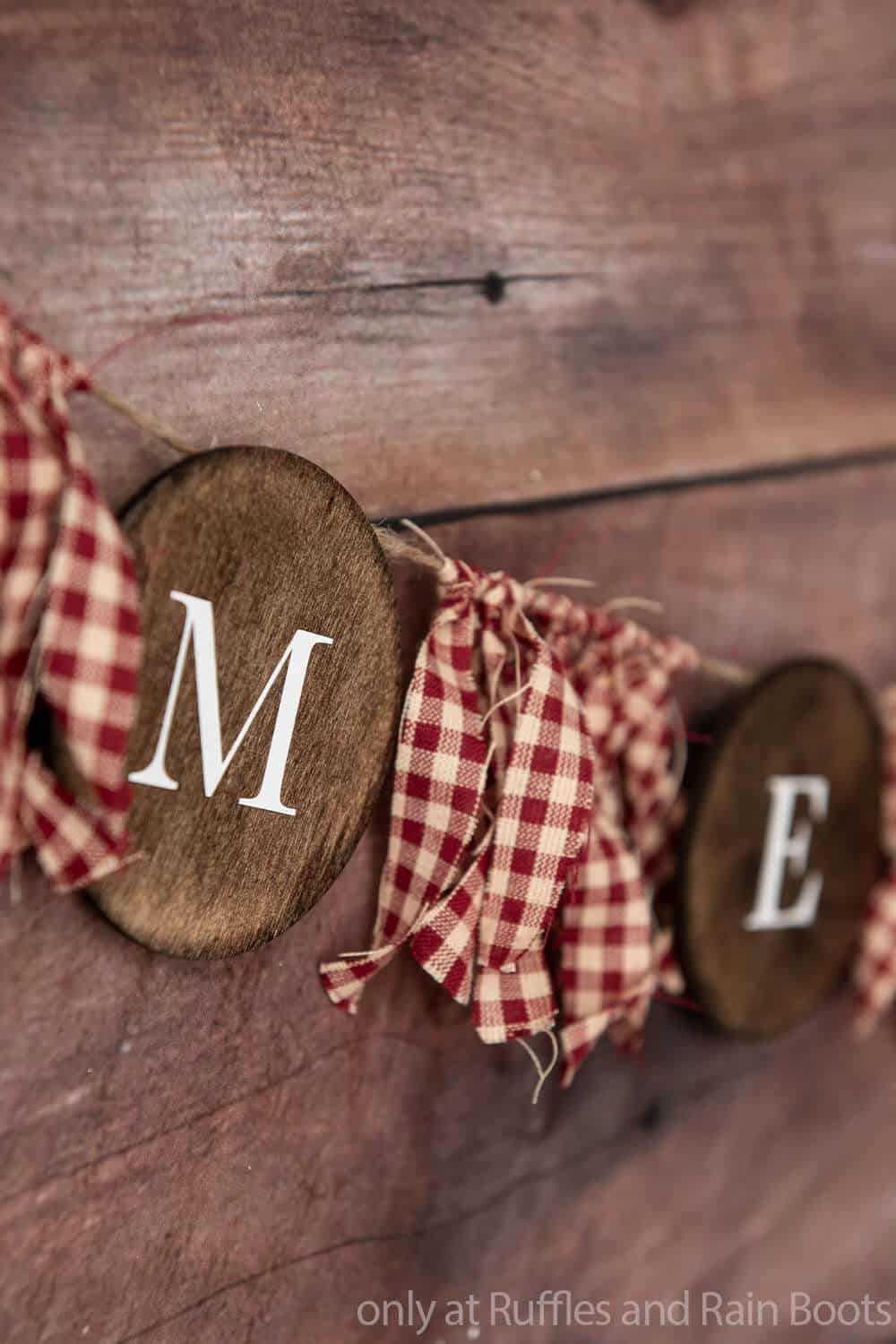 wood round farmhouse christmas garland