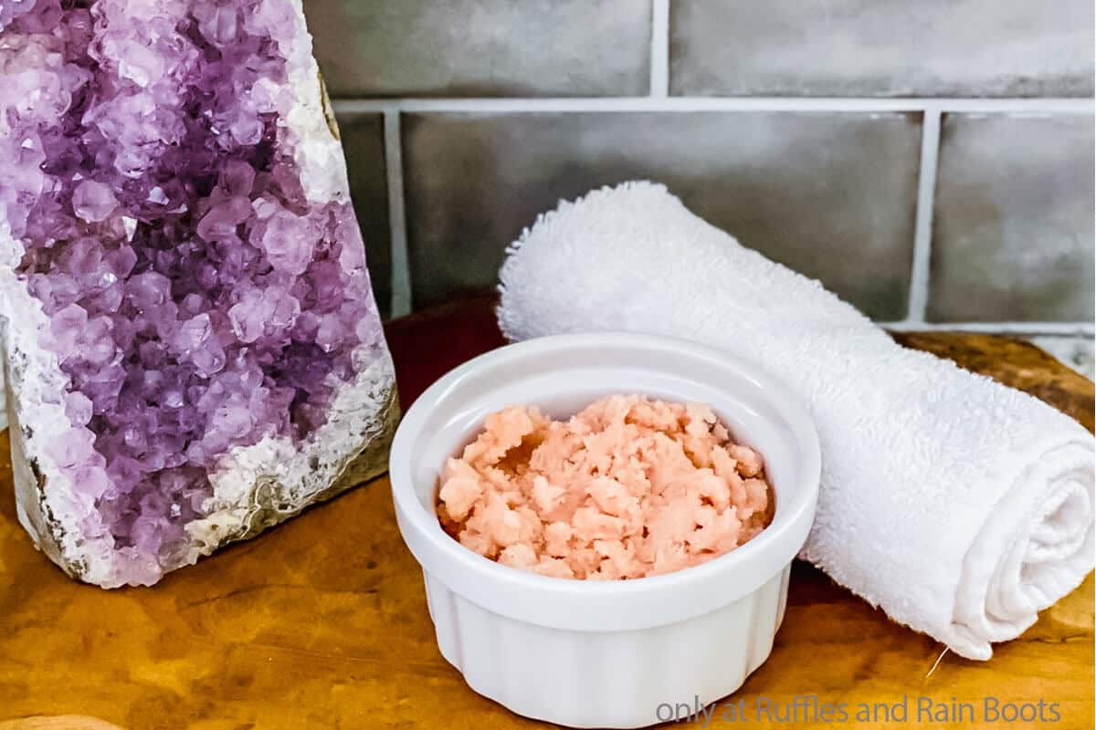 diy salt scrub recipe with dollar store supplies