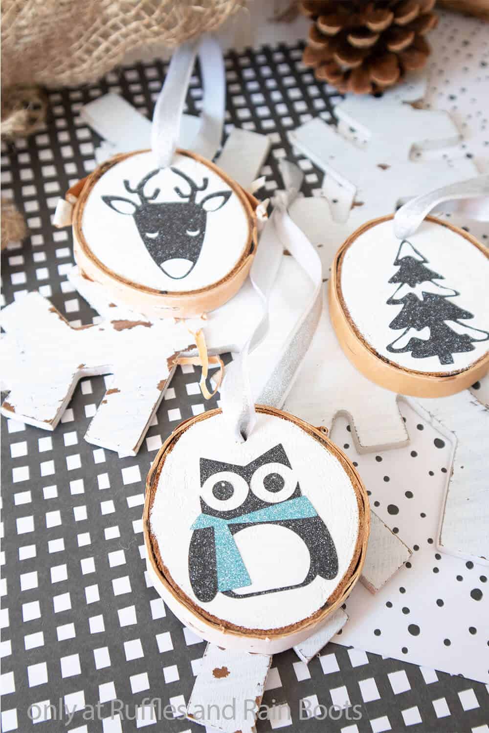 wood round christmas ornaments with cricut