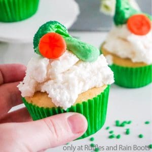 Make These April Fools Cupcakes for a Hilarious Prank Cupcakes on Kids!