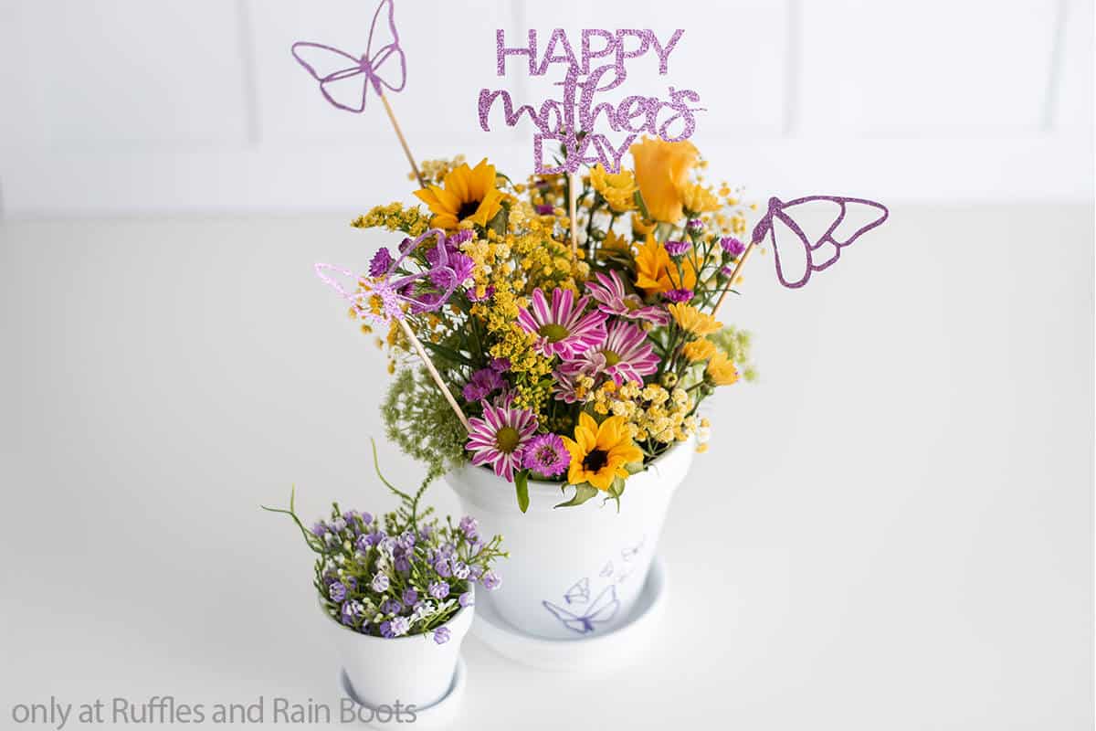 mother's day diy gift idea bouquet with cricut flower pick