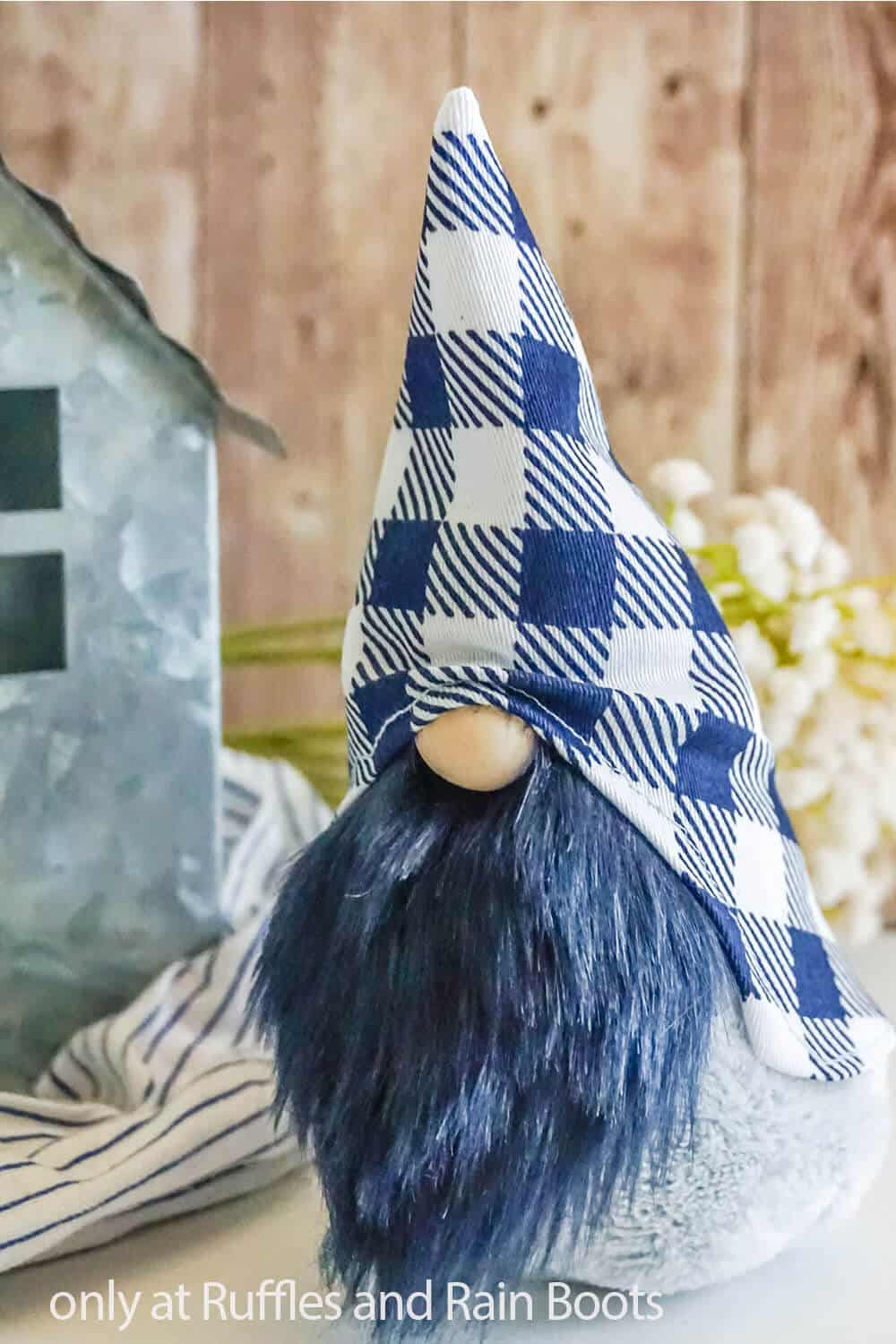 easy sewing pattern for a gnome for farmhouse decor