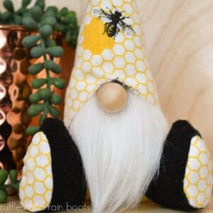 Easy Tiered Tray Gnome – Small Gnome Pattern