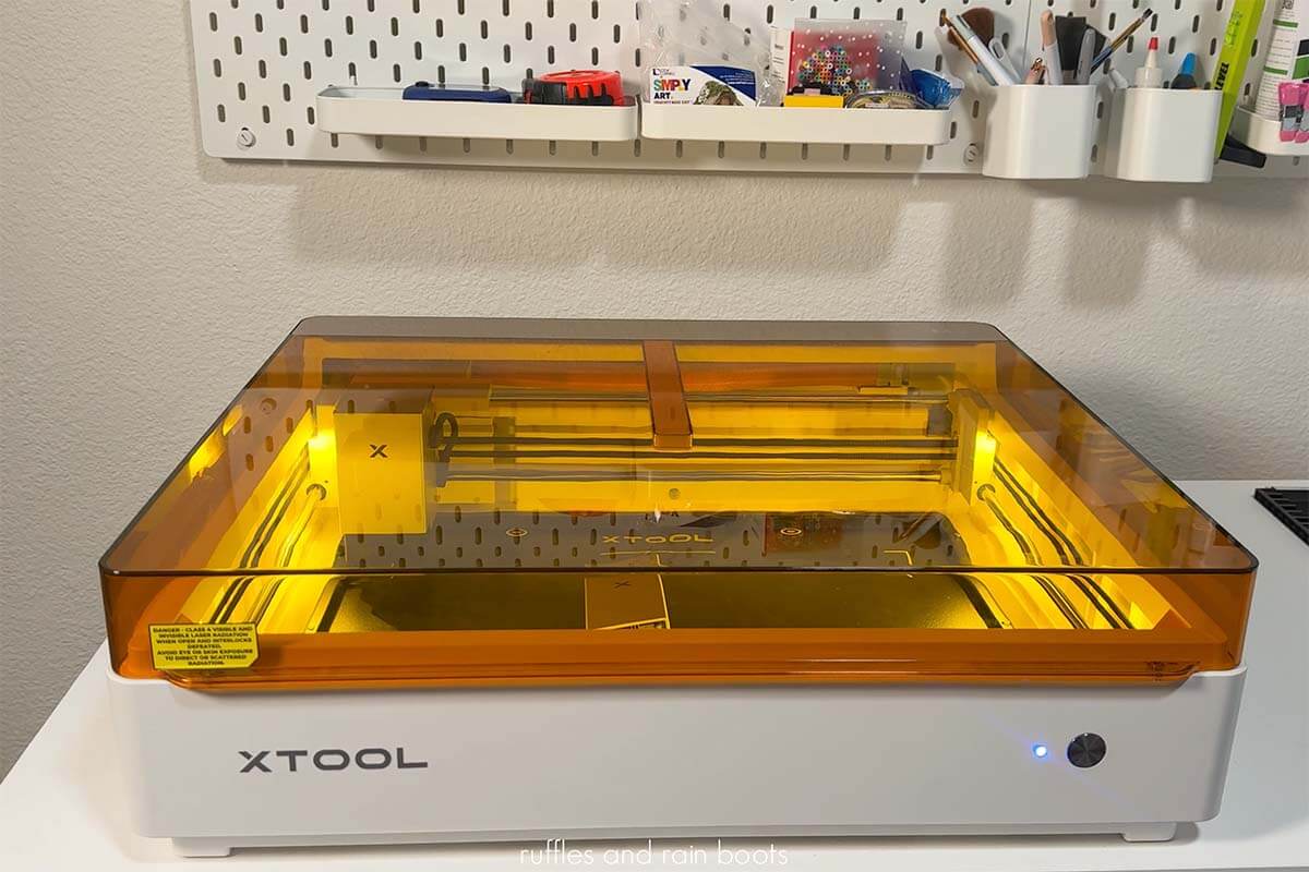 Horizontal image of the xTool M2 Color Craft laser and printer combination machine.